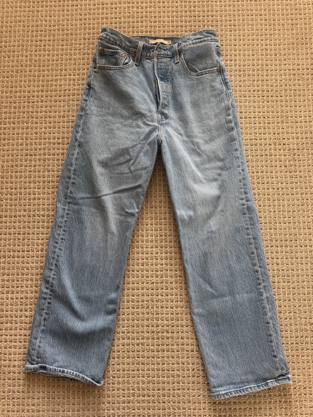 Levi's Women's Ribcage Straight Jeans in Light Blue Wash